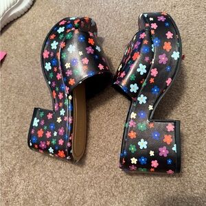 Like New Bamboo Colorful Floral Women's Platform Shoes